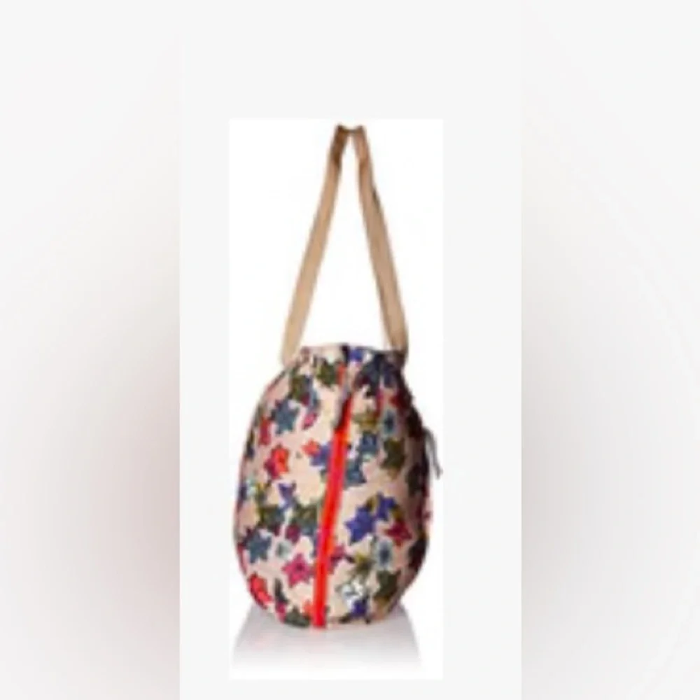 Vera Bradley Lighten Up Expandable Travel Tote Falling Flowers - Picture 10 of 10